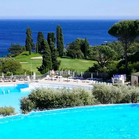 Cap Esterel Sport Et Nature, Dans Village Pierres Et Apartment Saint-Raphael (Var)