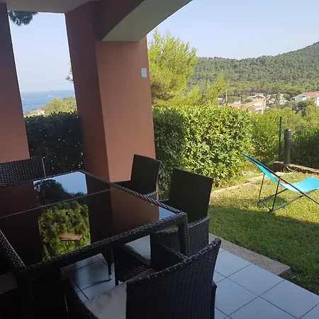 Cap Esterel Sport Et Nature, Dans Village Pierres Et *